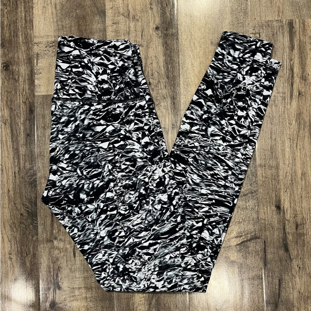 Lululemon high rise Wunder under tights leggings women’s size 4